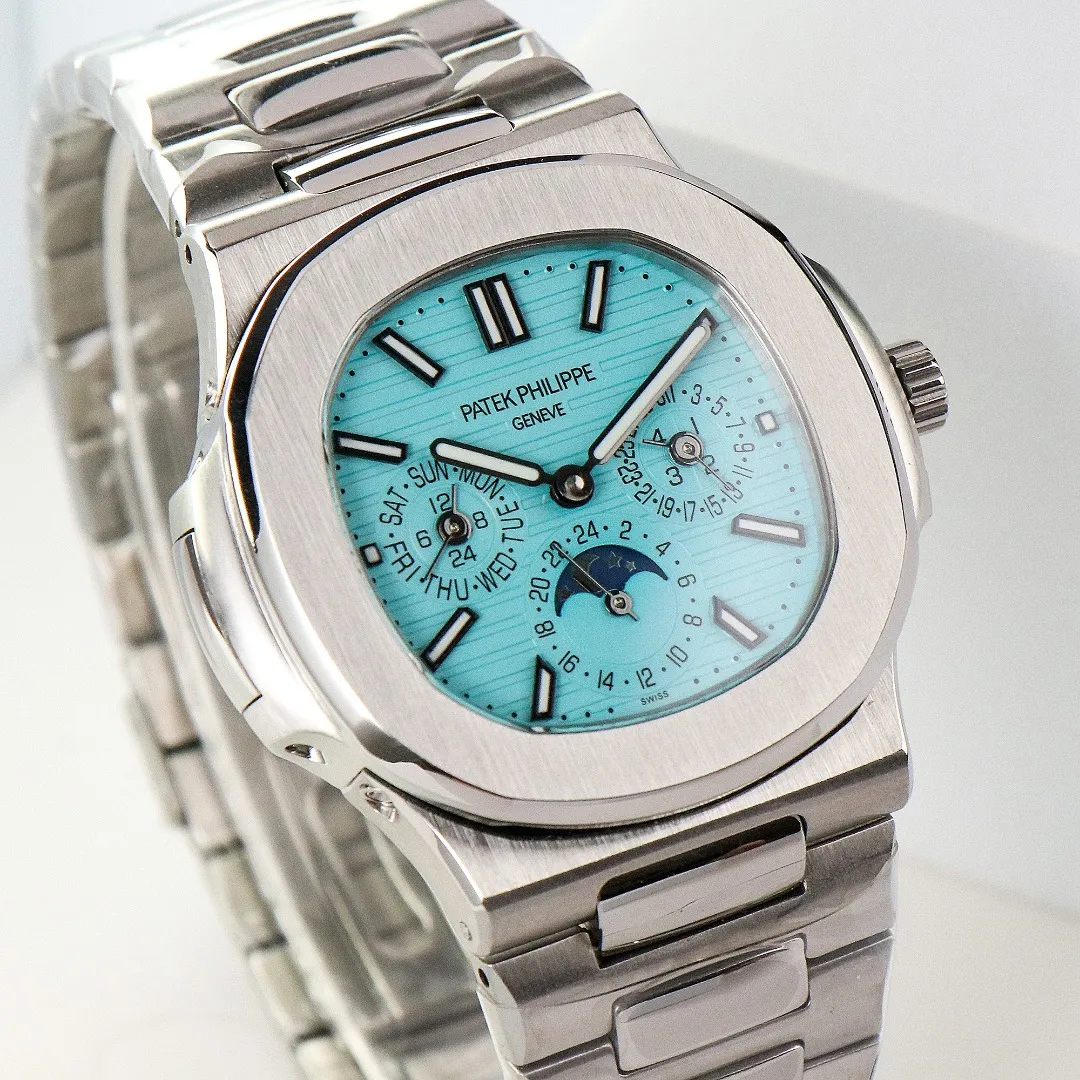Patek Philippe Blue Nautilus Watch 5740/1G - Image 2