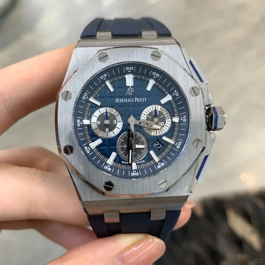 Audemars Piguet Royal Oak Offshore Selfwinding Chronograph Blue. Silver 26480TI.OO.A027CA.01 - Image 2
