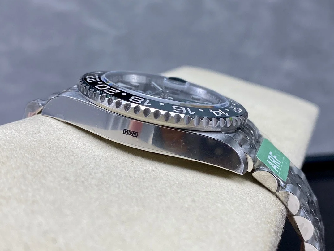 Superclone Rolex GMT-Master II 126710GRNR Bruce Wayne Jubilee 2024 - Image 4