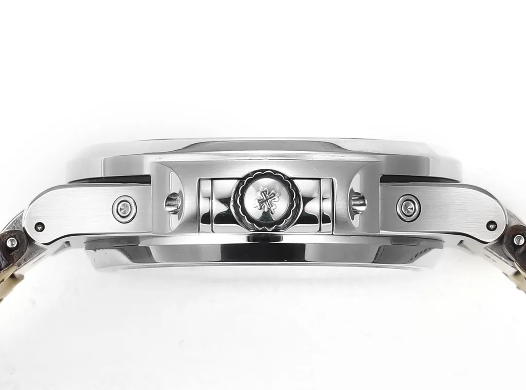 Patek Philippe Green Nautilus Watch - Image 6