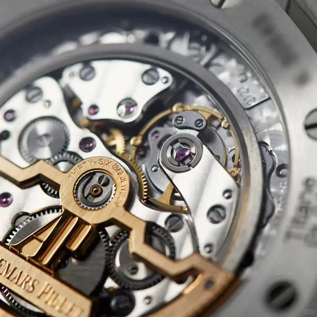 Audemars Piguet Royal Oak Jumbo Extra-Thin Blue 15202IP.OO.1240IP.01 - Image 4