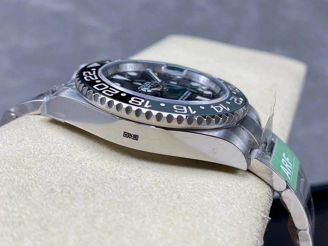 Superclone Rolex GMT-Master II 126710GRNR Bruce Wayne Oyster 2024 - Image 4