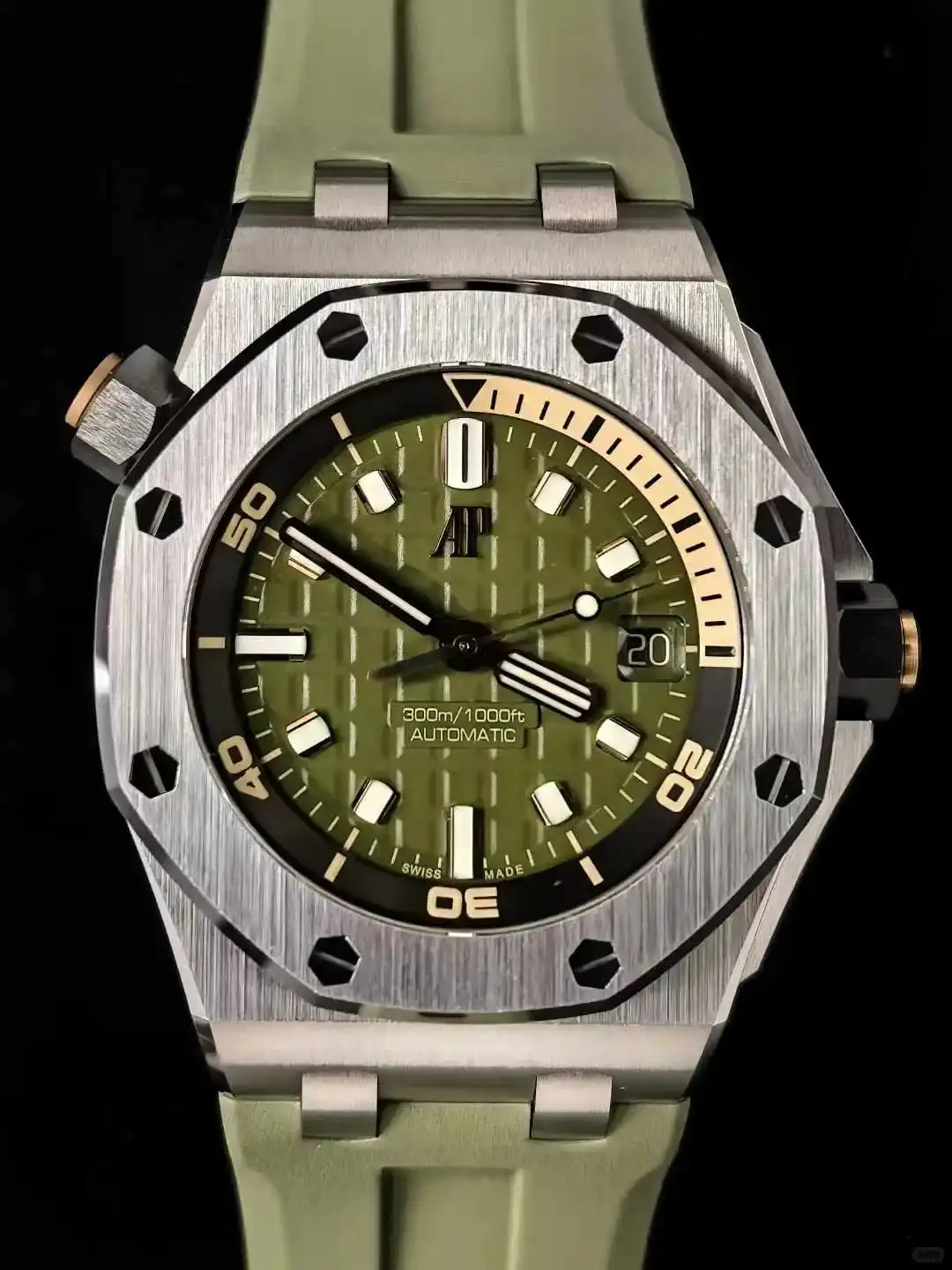 Audemars Piguet Royal Oak Offshore Diver Green 15710ST.OO.A052CA.01 - Image 3