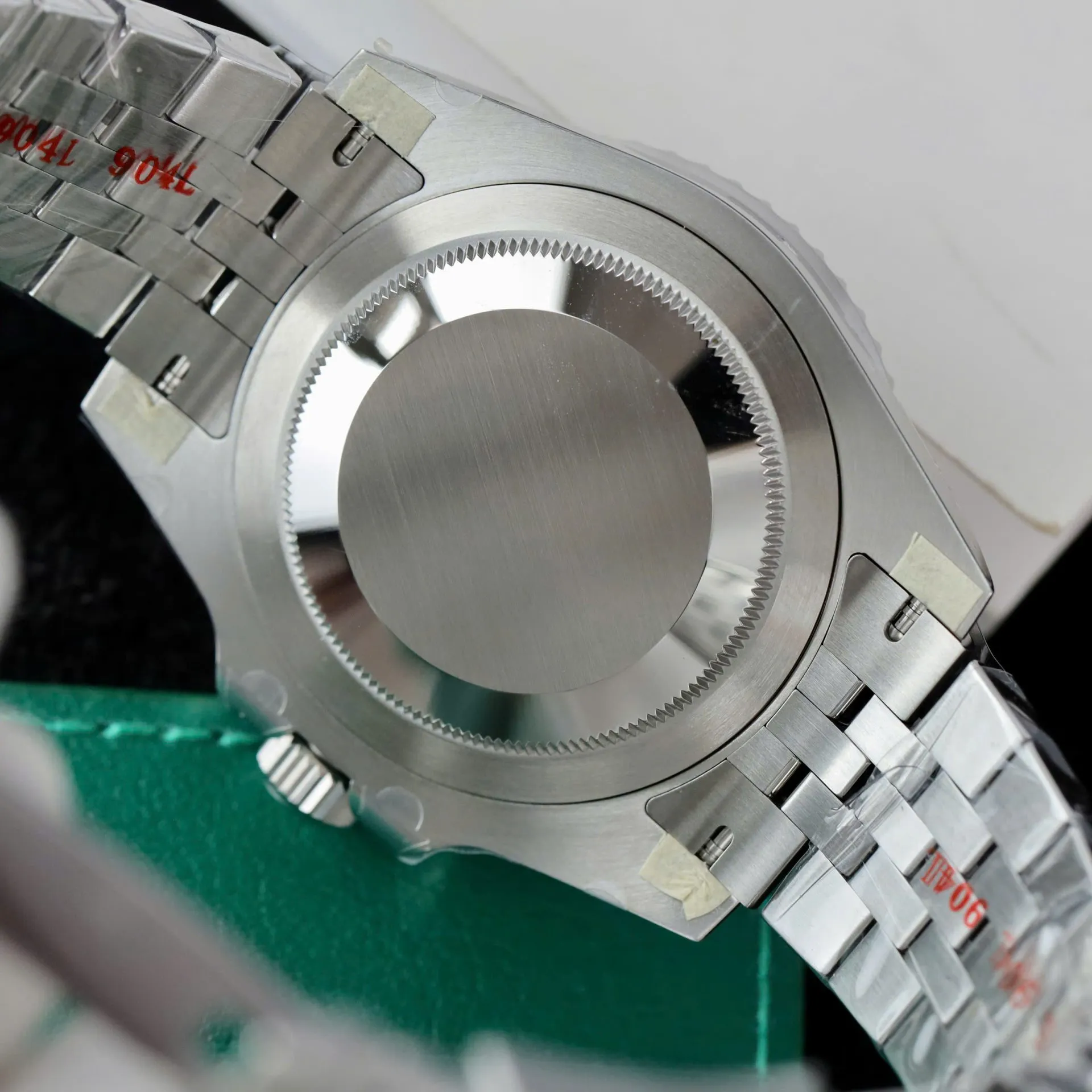 Superclone Rolex GMT-Master II 40 mm 126729VTNR Jubilee Absinthe - Image 10