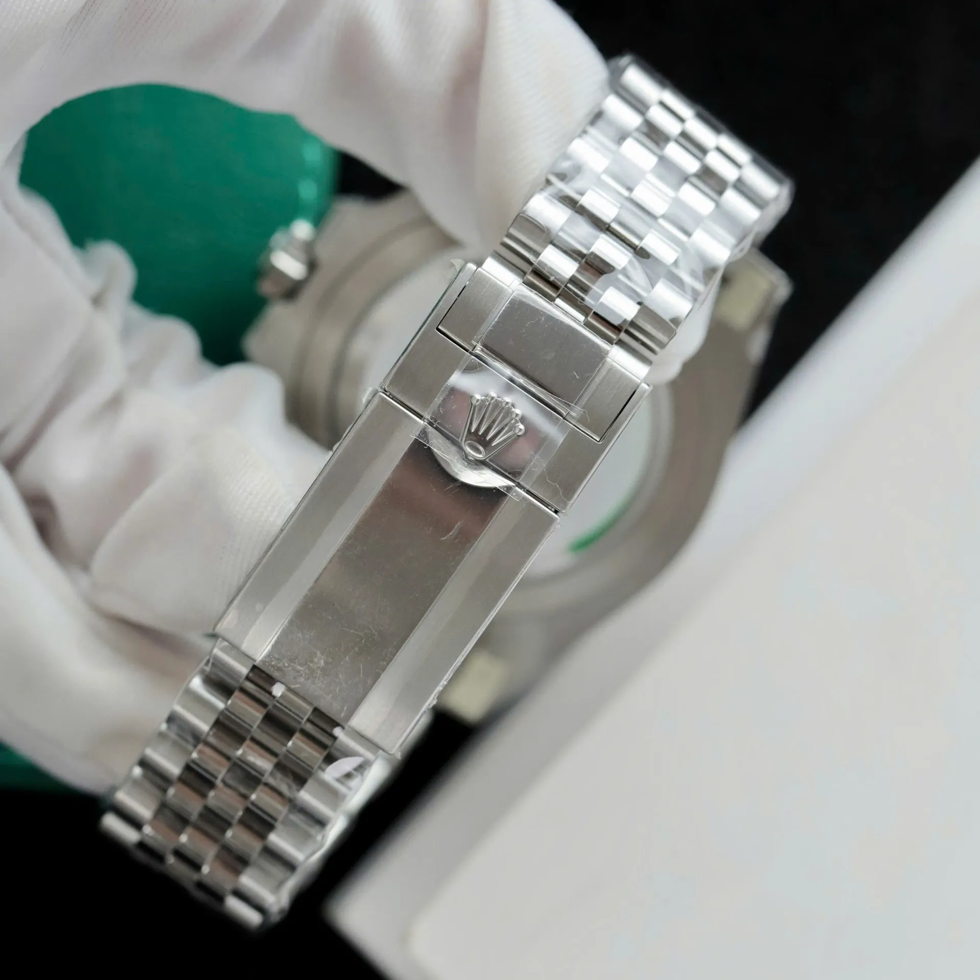Superclone Rolex GMT-Master II 40 mm 126729VTNR Jubilee Absinthe - Image 11