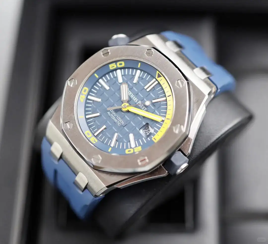 Audemars Piguet Royal Oak Offshore Diver Chronograph Blue 26703ST.OO.A027CA.01 - Image 4