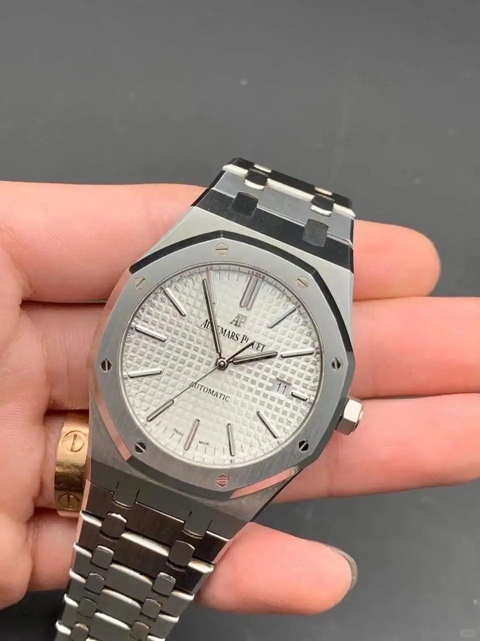 Audemars Piguet Royal Oak Selfwinding Silver 15400ST.OO.1220ST.02 - Image 3