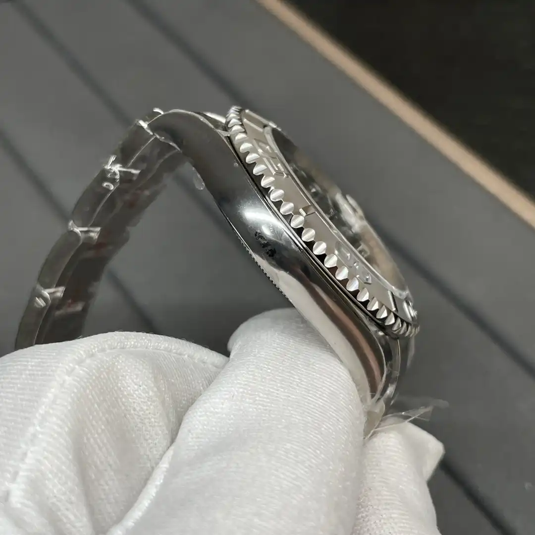 Superclone Rolex Yacht-Master Rhodium Dial 126622 40mm - Image 8
