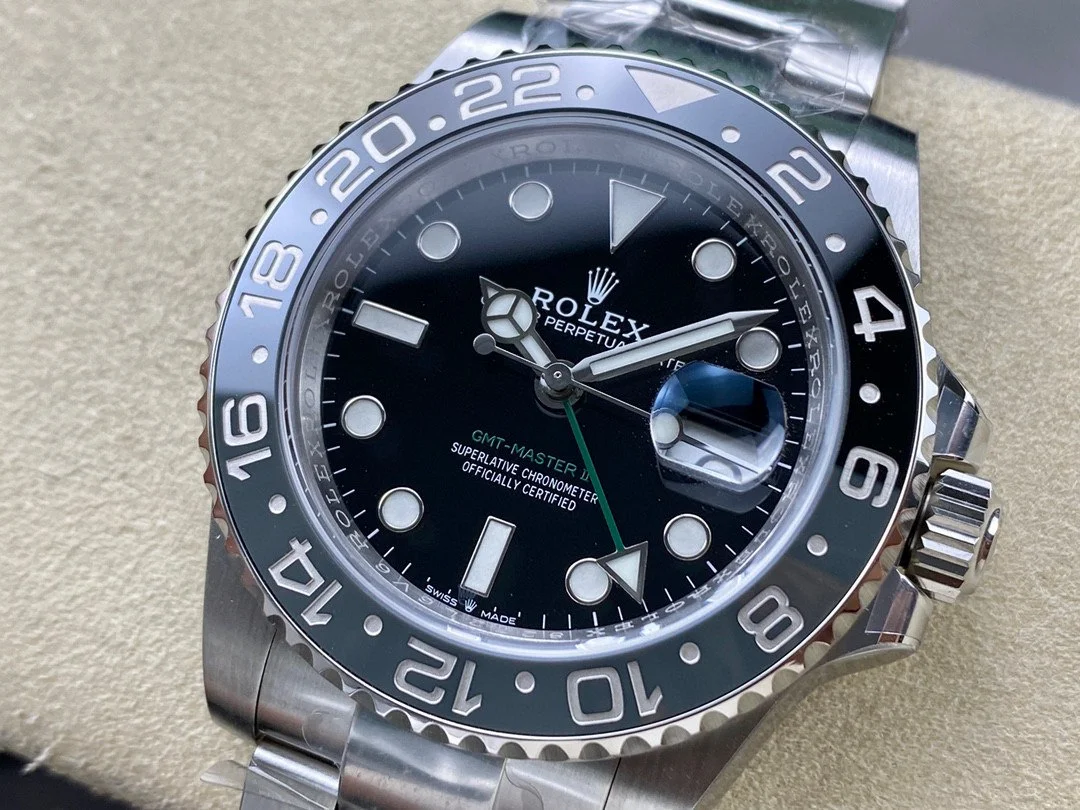 Superclone Rolex GMT-Master II 126710GRNR Bruce Wayne Oyster 2024 - Image 2